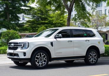 So sánh Ford Everest Titanium 1 cầu và 2 cầu – Nên chọn phiên bản nào phù hợp nhất?